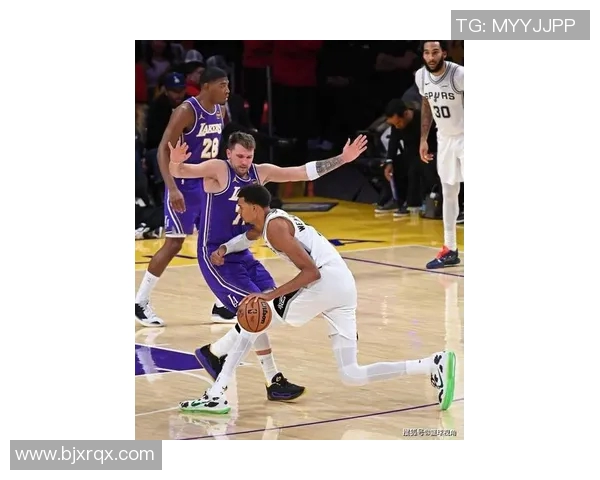 湖人五连胜在望！东契奇复出助阵，艾顿文班亚马对决引爆湖人VS马刺焦点战